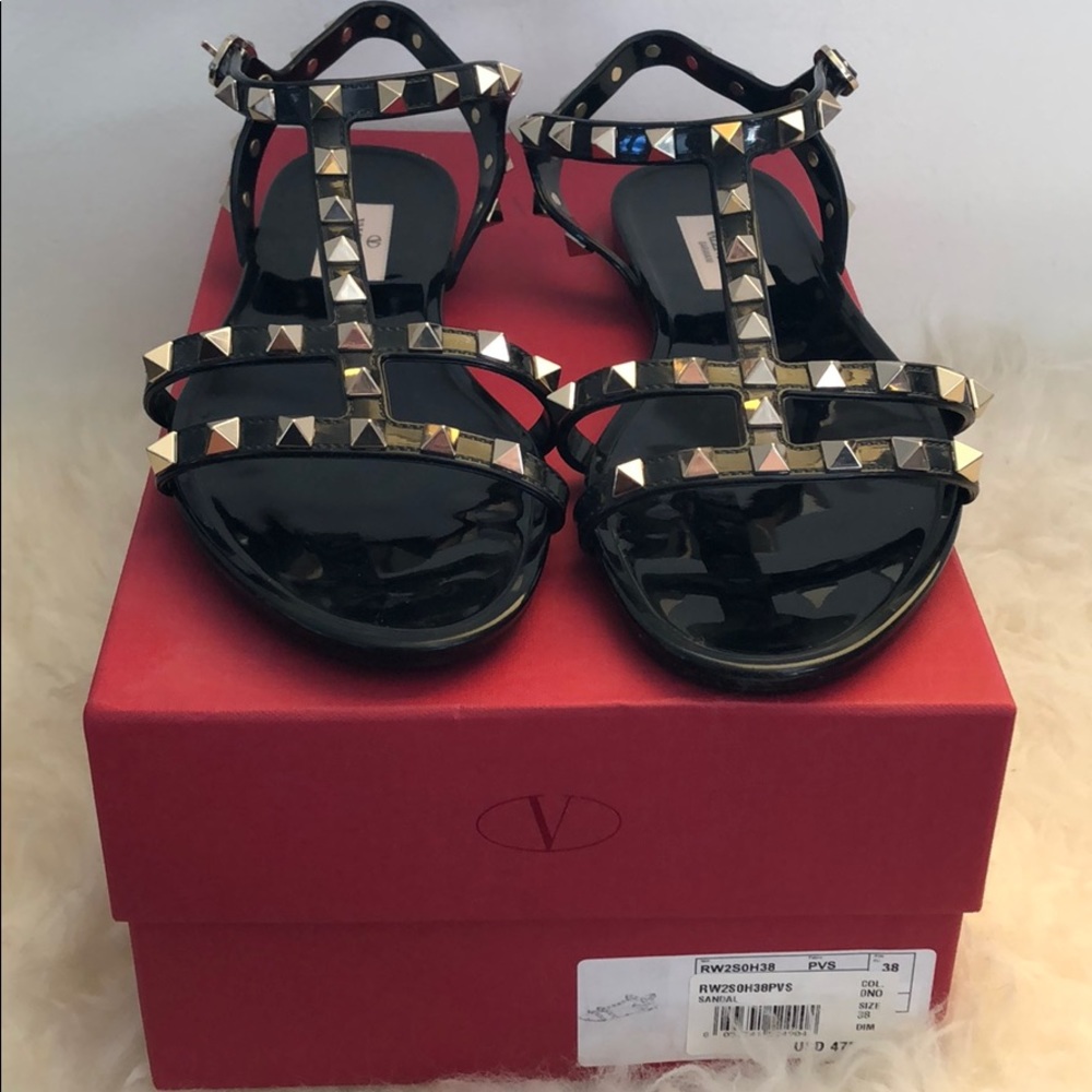 Valentino rockstud Sandle.